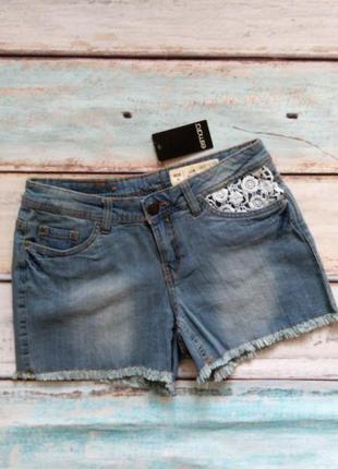 Женские джинсовые шорты с кружевом3 фото