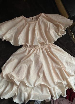 Пышное платье с воланами винтажное платье1 фото