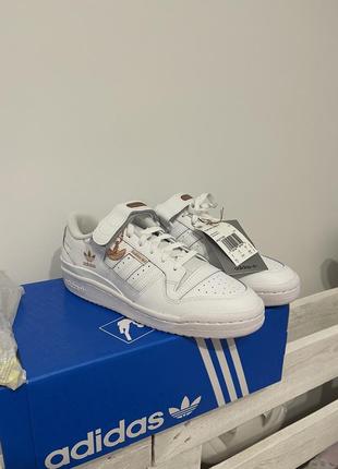 Адидас forum low