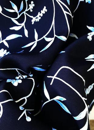 Натуральная юбка миди в цветочный принт синяя юбка миди синя юбка міді в квіти l4 фото