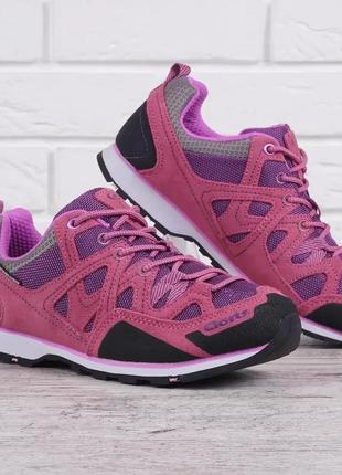 Кросівки жіночі трекінгові clorts 3e004c vibram рожеві