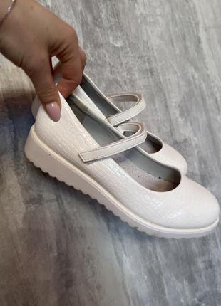 Туфлі lilin shoes