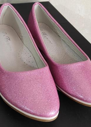 Розовые туфли балетки для девочки с узким носком4 фото