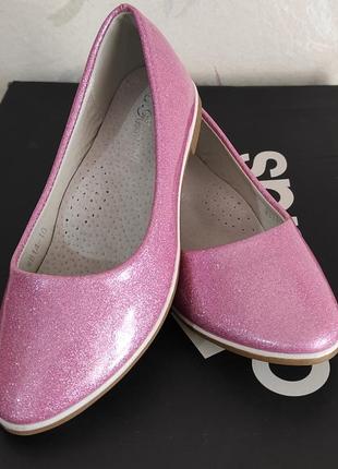 Розовые туфли балетки для девочки с узким носком