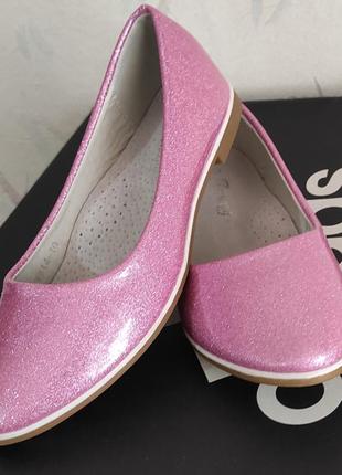Розовые туфли балетки для девочки с узким носком7 фото