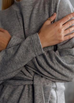 Базовий сірий светр 3