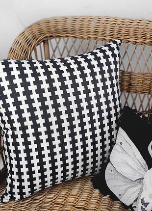 Подушка диванная с бархата орнамент из черных и белых плюсов 45x45 см (45bp_joy003)