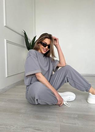 Спортивный костюм футболка джоггеры не кашлатятся