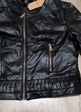 Чёрная  куртка косуха укороченная+ эко кожа amisu  р s-м3 фото