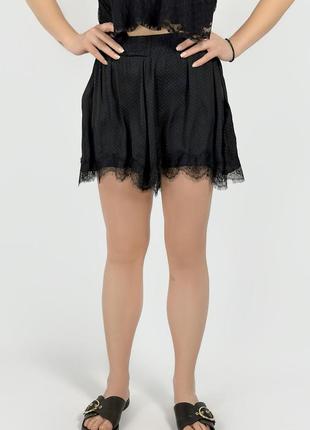 Шорти з мереживом stradivarius 2457/151/001 чорні m