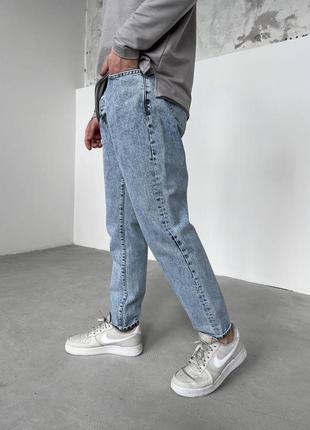 Стильные джинсы мом в светло-голубом цвете6 фото