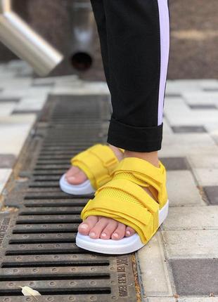 Удобные женские сандалии adidas в желтом цвете (весна-лето-осень)😍3 фото