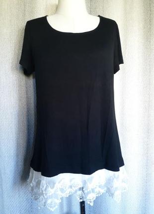 Женская черная футболка с кружевом2 фото