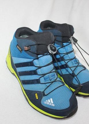 Черевики фірми adidas 35 розміру за устілкою 22 см.