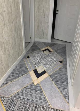 Розкішний срібний килим