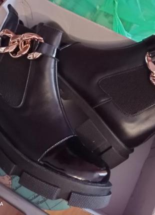 Кожаные новые черные ботиночки челси утепленные внутри