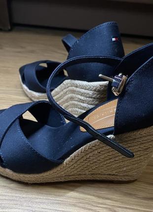 Эспадрильи feminine high wedge sandal tommy hilfiger