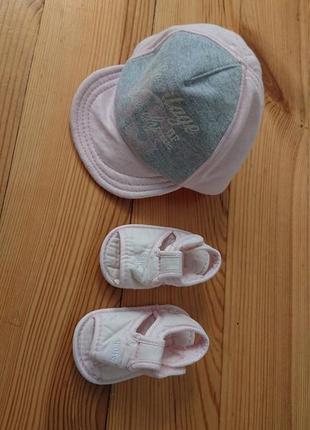 Prenatal italy 👍 супер набор кепка и тапочки .