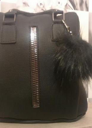 Сумка с меховым бубоном