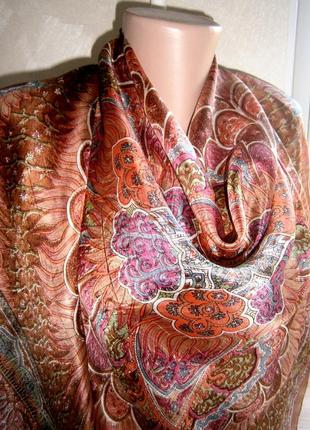 Красивый женский платок из натурального шелка. индия.