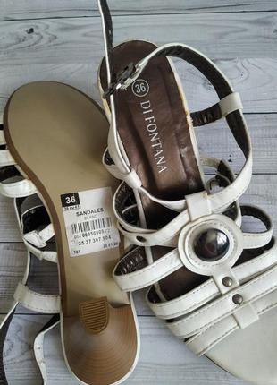 36-37р нові!fontana di, білі босоніжки на підборах3 фото