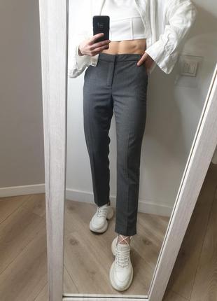 Базові штани брюки zara класичні звужені на кожен день смугасті в смужку із середньою високою посадкою кишенями4 фото