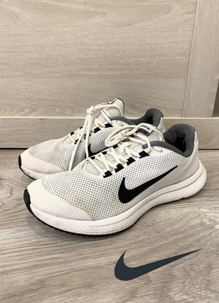 Кроссовки nike runallday белые 40,5/26 оригинал