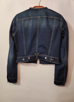 Crazy world короткая джинсовая куртка, пиджак, джинсовка с цепями2 фото
