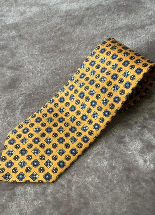 Галстук англия натуральный шелк  цвет желтый с синим геометрическим фрактальным принтом1 фото
