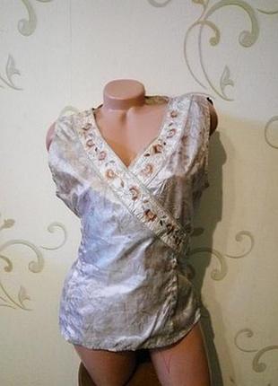 Vila clothes. красива шовкова майка. на боці блискавка. розмір l.