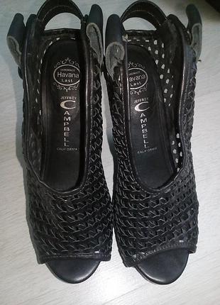 Оригинальные фирменные босоножки со скрытой платформой