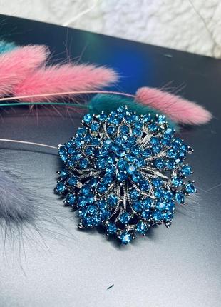 Брошка, брошь