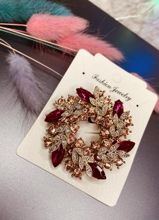 Брошка, брошь