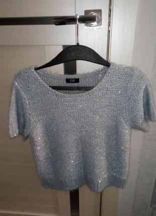Легкий свитер с короткими рукавами