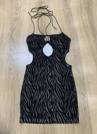 Платье с вырезами