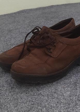 Коричневые туфли кроссовки  38 размер на шнурках antishock walksar4 фото