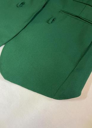 Зеленый пиджак с укороченным рукавом5 фото