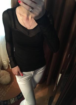 Чорна кофта в сіточку