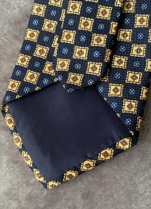 Шелковый галстук англия london с разноцветным фрактальным принтом цвет бежевый, синий4 фото