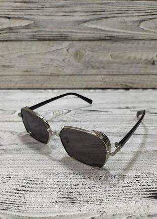 Сонцезахисні окуляри чорні, прямокутні, унісекс у металевій оправі (без брендових)1 фото