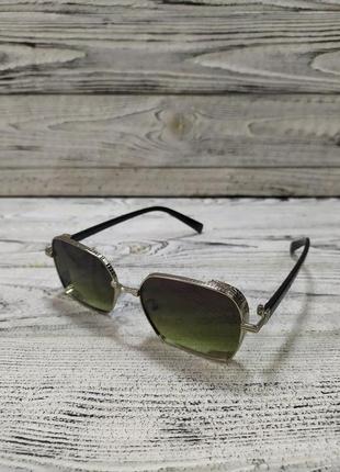 Сонцезахисні окуляри зелені, прямокутні, унісекс у металевій оправі (без брендових)
