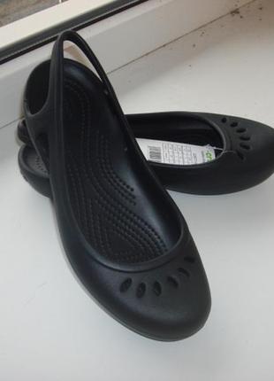 Балетки crocs kadee stingback 205077-001