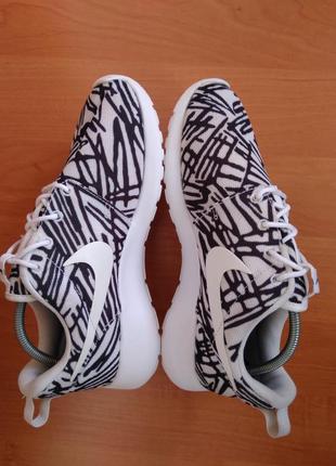 Кроссовки nike wmns roshe one print 38р (оригинал)5 фото