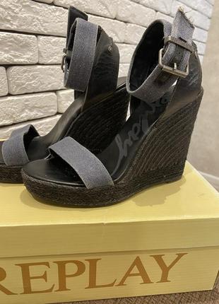 Босоножки replay