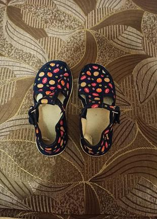 Тапки, капці 2