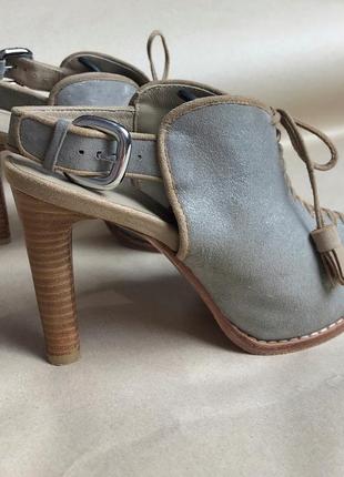 Замшевые босоножки премиального британского бренда karen millen дизайнерские на завязках каблуке натуральная замша кожа туфли3 фото
