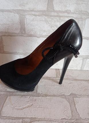 Туфлі basconi