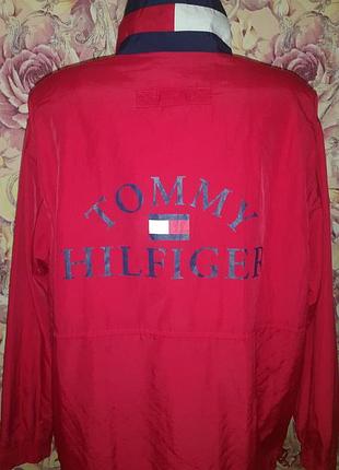 Фирменная ветровка красная бренда tommy hilfiger