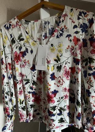 💋 гарненька квіткова весняна блуза від stradivarius3 фото