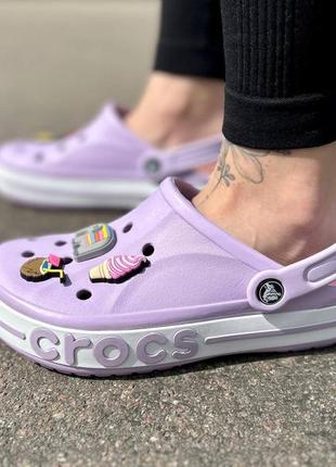 Женские кроксы сабо crocs bayband цвет lavender